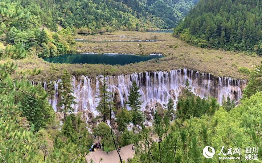 Chinese scenic spot Jiuzhaigou fully opens after quake