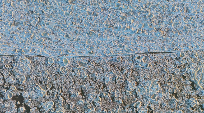 In pics: floating ice appears in Fuyuan, NE China's Heilongjiang