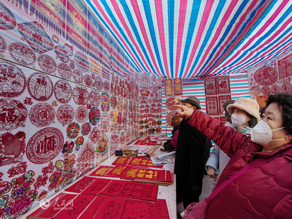 Chinese cities immersed in festival atmosphere as Lunar New Year nears