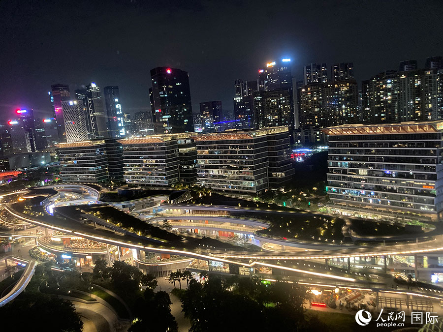 International journalists immerse themselves in Shenzhen's nightlife