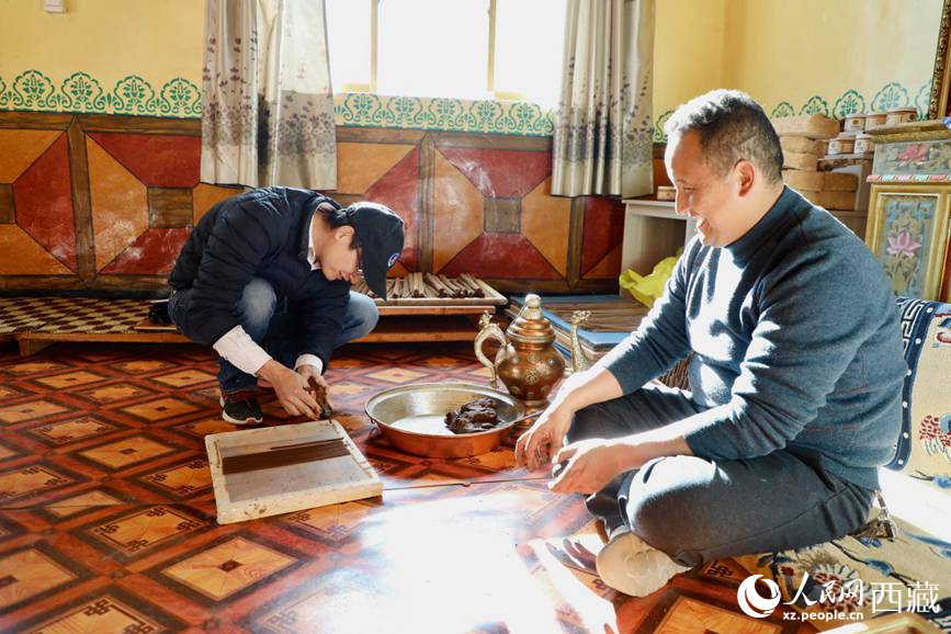 Millennium-old Tibetan incense-making craft