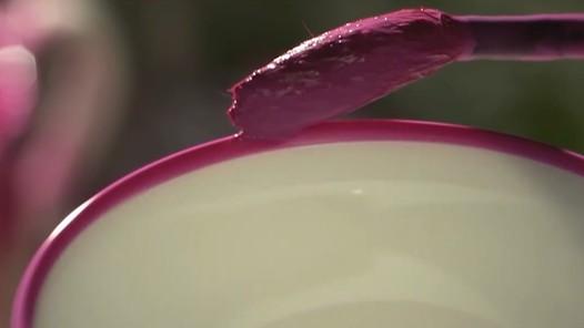 Trending in China | Porcelain's dazzling dance of colors: The art of overglaze decoration