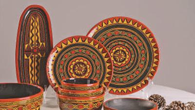 Young artisan injects vitality into lacquerware craftsmanship of Yi ethnic group