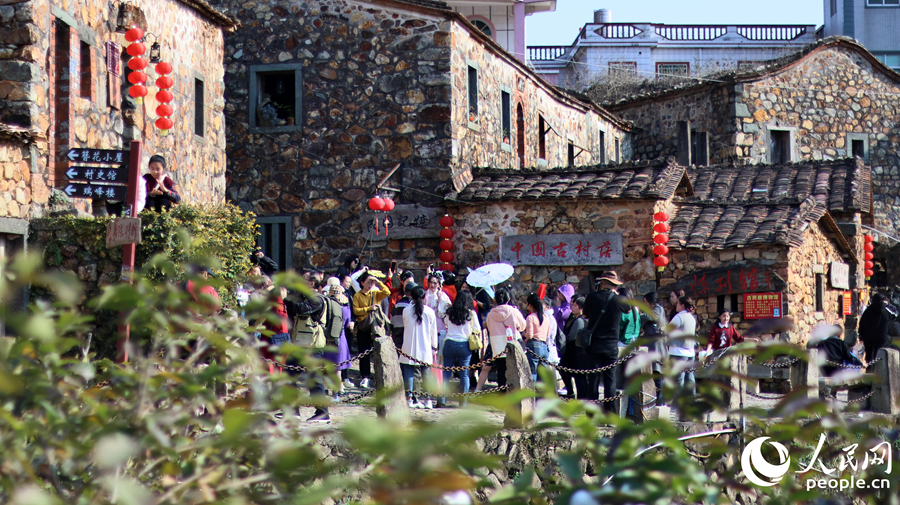 'Oil painting mountain village' beckons spring tourists in SE China's Fujian