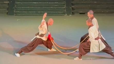China Buzz: Shaolin kung fu amazes Eurasian journalists