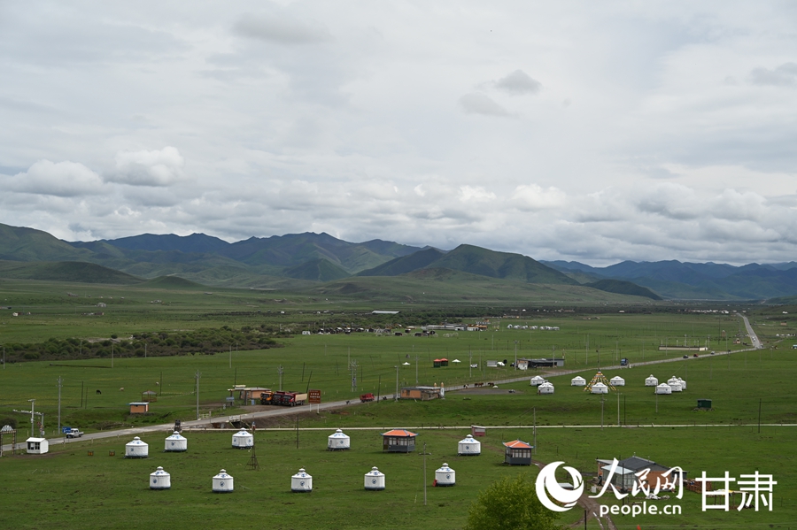 Pastoral summer scene unfolds on Sangke Grassland in Xiahe, NW China's Gansu