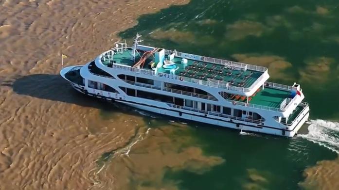 Confluence of Yangtze and Jialing rivers in Chongqing