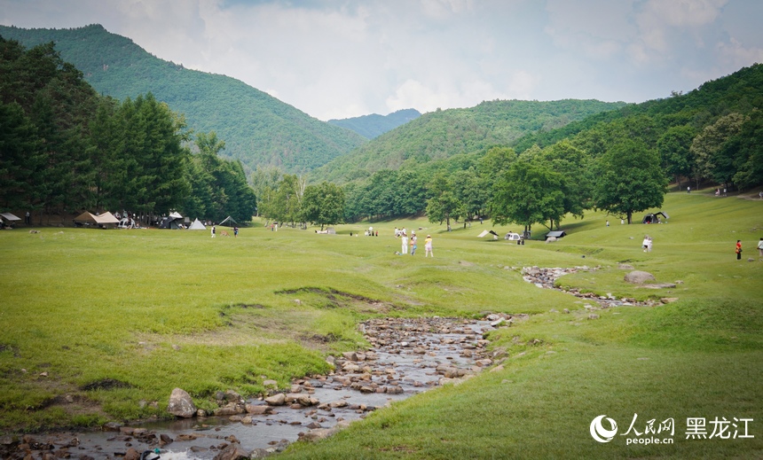 In pics: Deer park in NE China's Heilongjiang attracts visitors