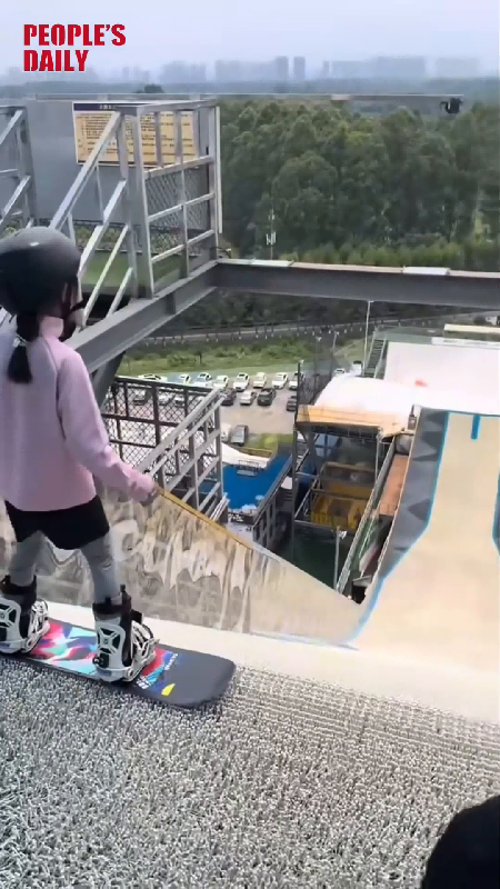 Jump start: 8-year-old lands 14-meter snowboard leap