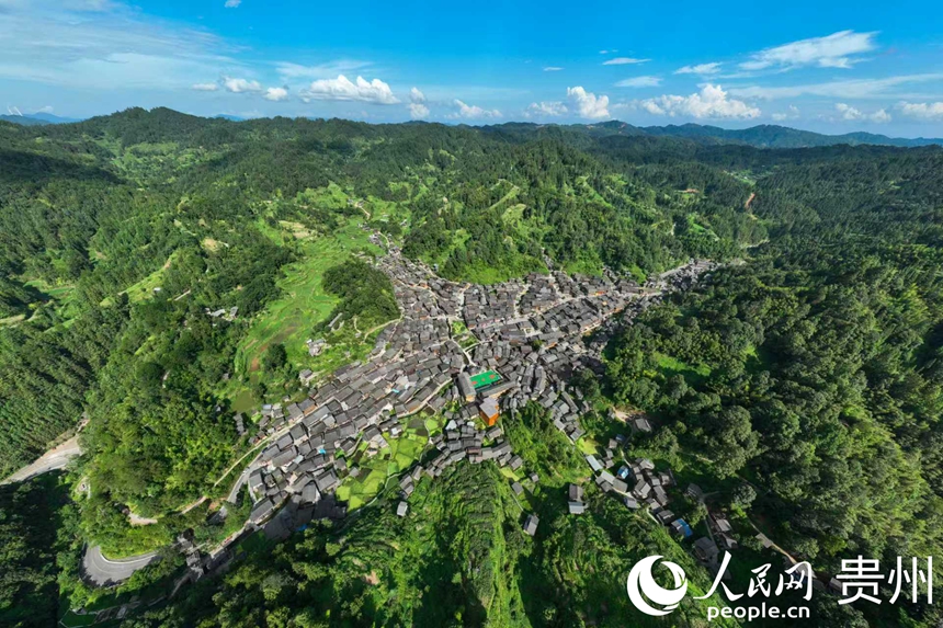 Explore Dong villages in SW China's Guizhou