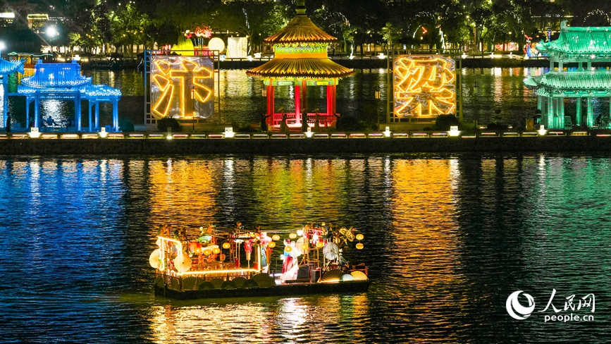 Kaifeng turns Bianhe River into popular destination