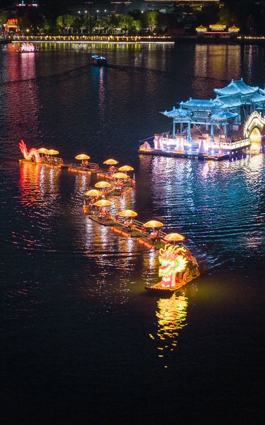 Kaifeng turns Bianhe River into popular destination