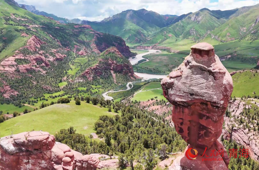 A glimpse of spectacular Danxia wonders at Angsai Canyon in NW China's Qinghai