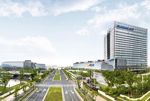 Suning Appliance Group 蘇寧電器集團 (Photo/China.org.cn)Revenue 2012: 232.72 billion yuanSector:Wholesale and retailerHeadquarters:Jiangsu