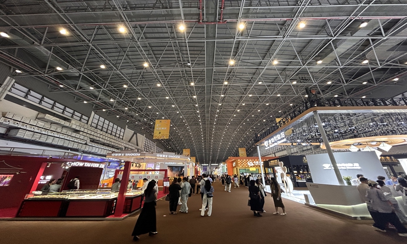 Visitors gather at the venue of the 5th China International Consumer Products Expo in Haikou, South China's Hainan Province on April 14, 2025. Photo: Zhang Weilan/GT  