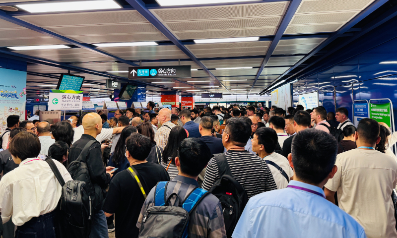 Chinese and foreign business representatives wait to take the metro at Xingangdong Station near the Canton Fair complex in Guangzhou, South China's Guangdong Province, on April 17, 2025. The 137th China Import and Export Fair, also known as the Canton Fair, is held from April 15 to May 5. Photo: Chi Jingyi/GT