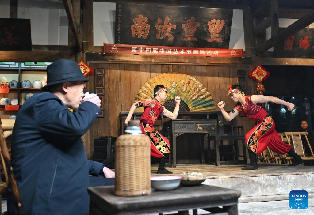 Acrobatic performance staged at Jinqin Tea House in Chengdu, China's Sichuan