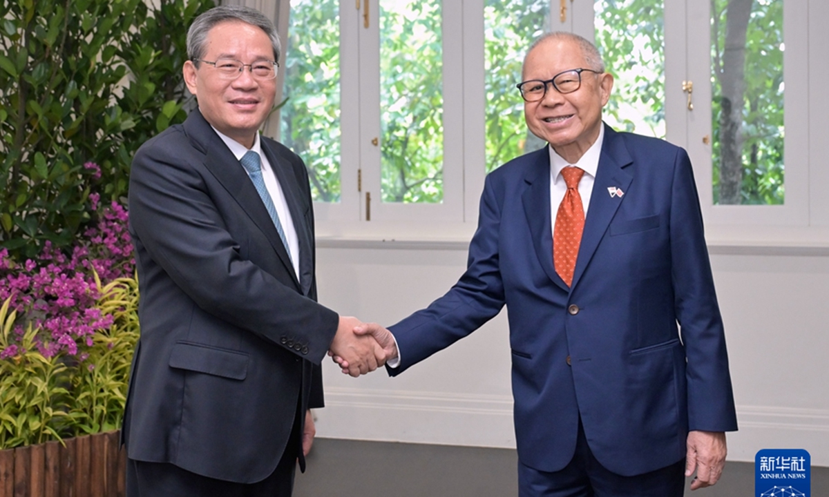Chinese Premier Li Qiang meets with Singaporean Acting President Eddie Teo on October 26, 2025. Photo: Xinhua